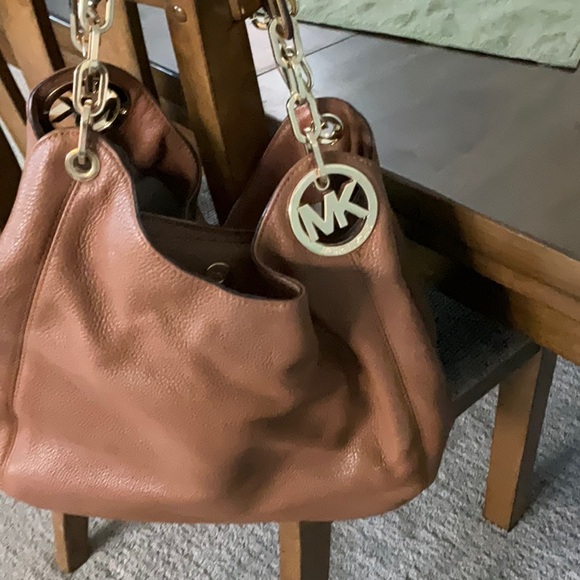 Medium tan leather MK hobo bag - Picture 2 of 2
